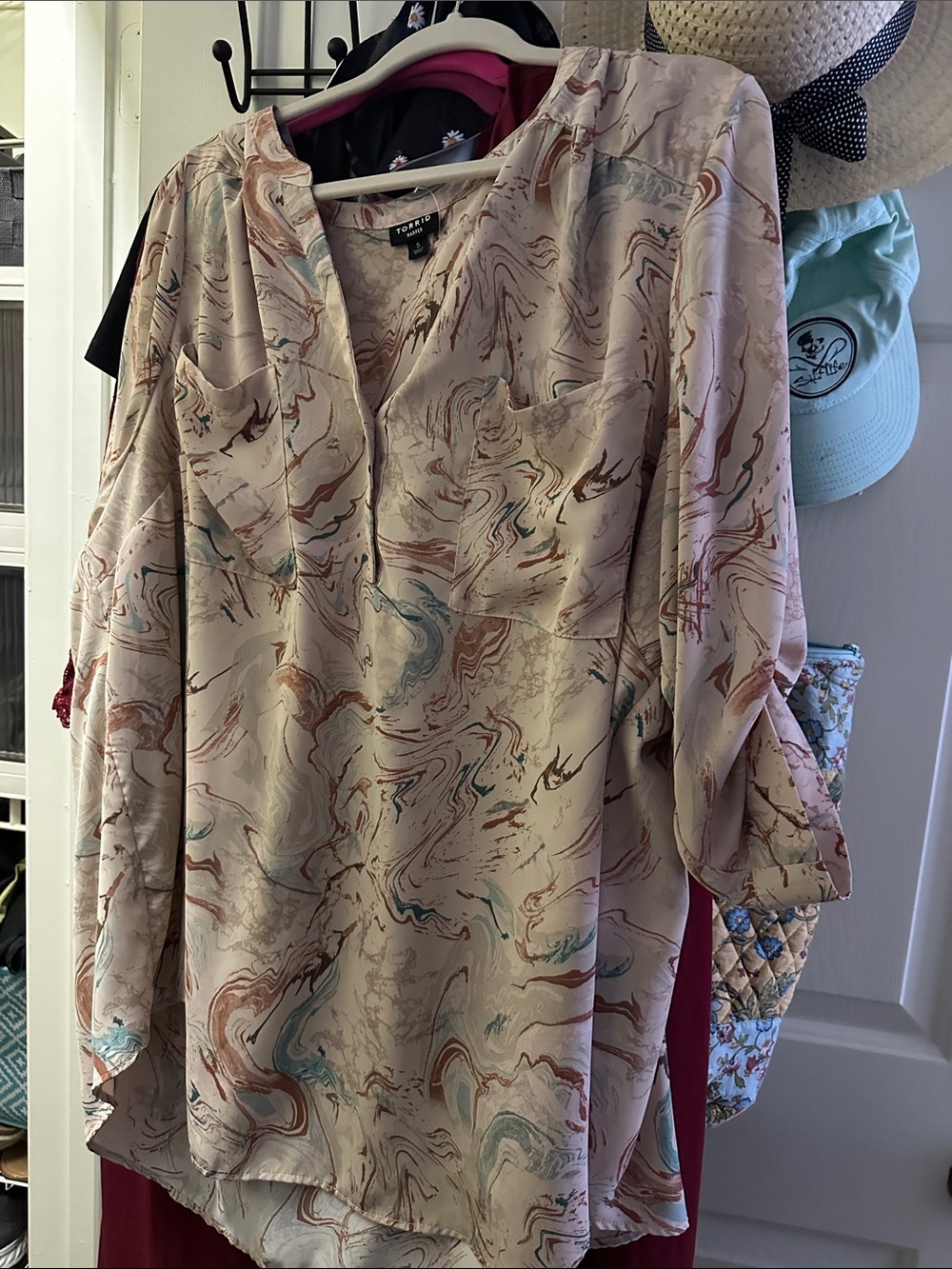 torrid Marble-Print V-Neck Blouse in Pink Multi Hues